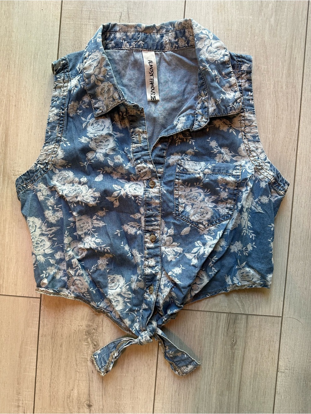 Almost Famous Blue Floral Tie-Front Collared Crop Shirt